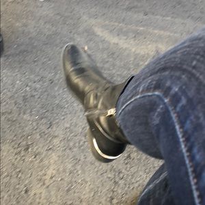 Meet your Posher, Robin